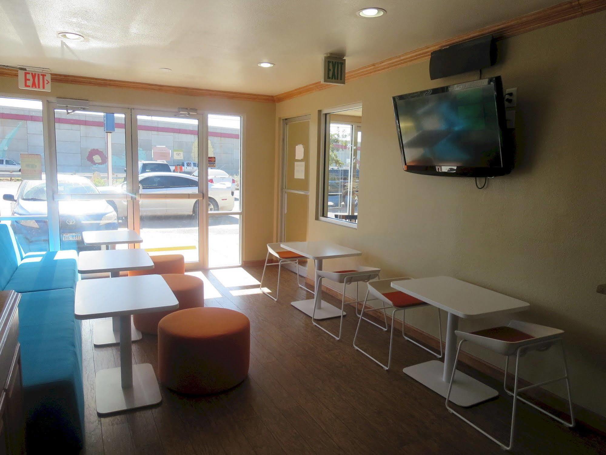 Howard Johnson By Wyndham Odessa Tx Екстериор снимка