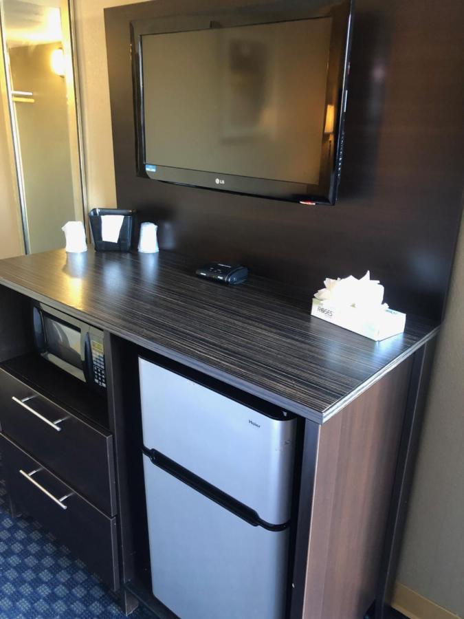 Howard Johnson By Wyndham Odessa Tx Екстериор снимка